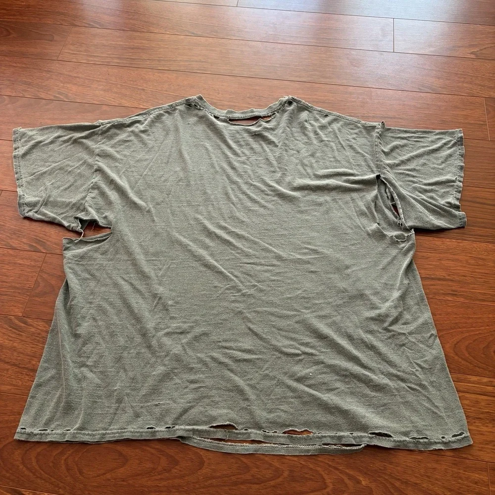 Vintage Pink Floyd Thrashed Gray Prism Rainbow Graphic Short Sleeve T-Shirt